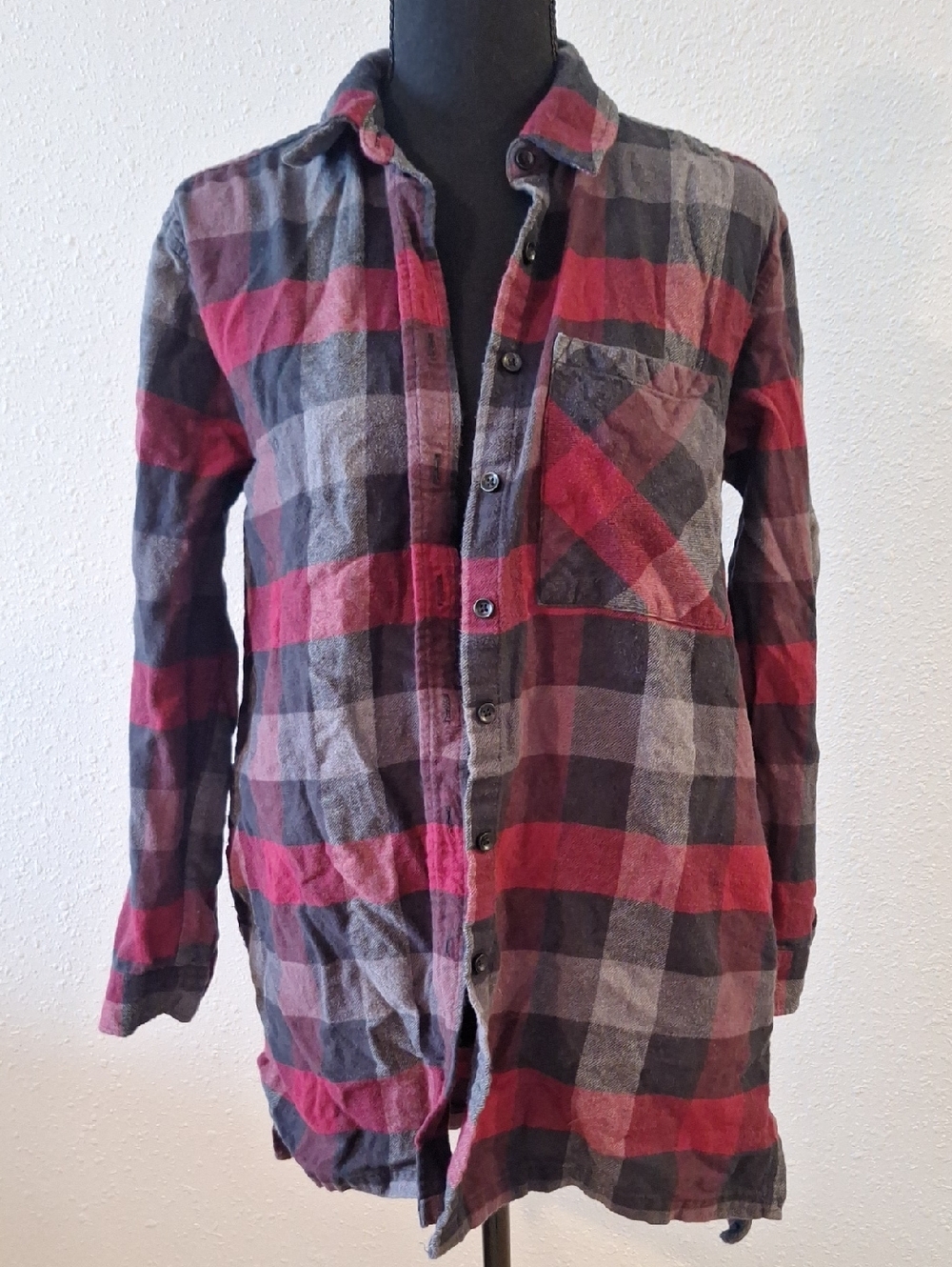 Forever 21 Red & Black Plaid Button-Down Shirt